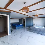 Royal Blue - Luxury Isztambul
