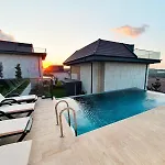 Villa Royal Blue - Luxury