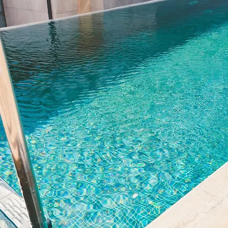 Royal Blue - Luxury Villa *