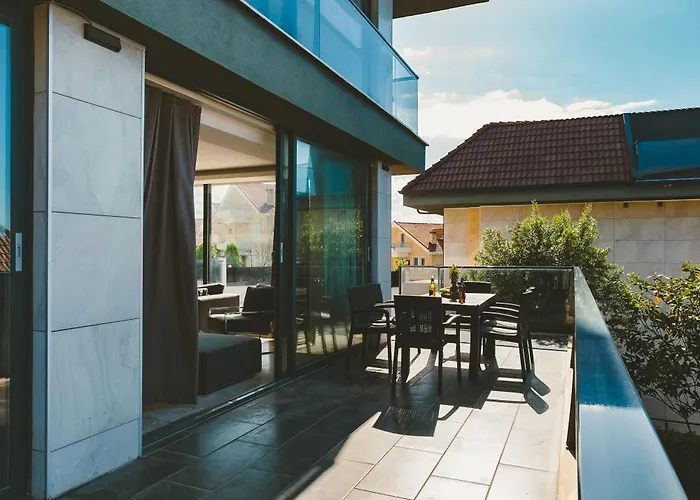 Royal Blue - Luxury * Istanbul