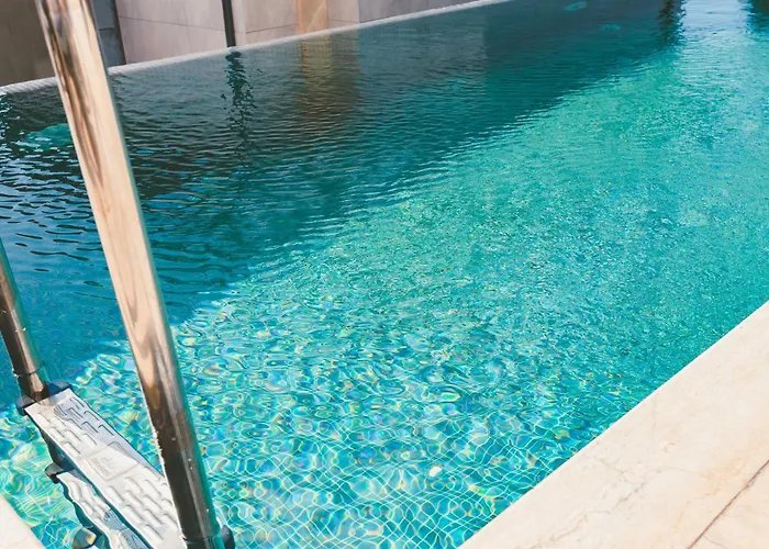 Royal Blue - Luxury Villa *