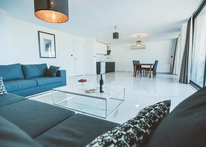 Villa Royal Blue - Luxury *