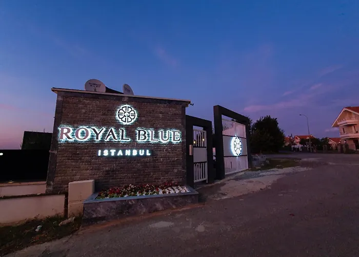 Royal Blue - Luxury Villa