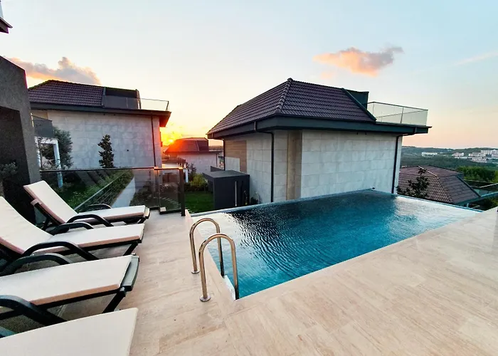 Villa Royal Blue - Luxury