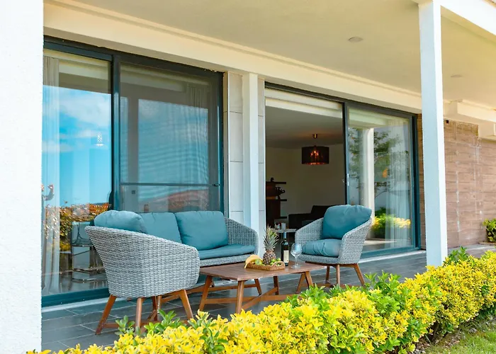 Royal Blue - Luxury Villa *