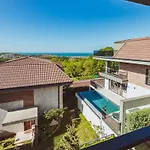 Royal Blue - Luxury Vila