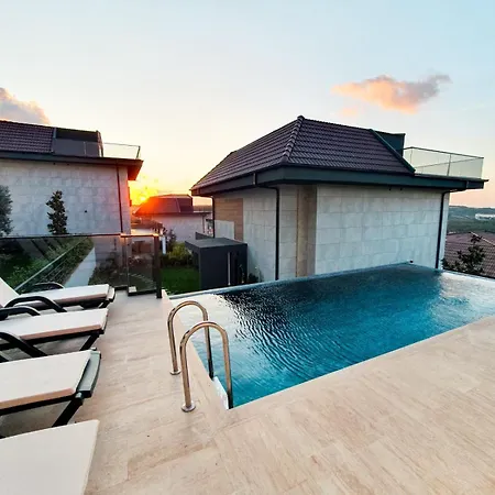 Villa Royal Blue - Luxury