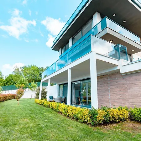 Royal Blue - Luxury Villa